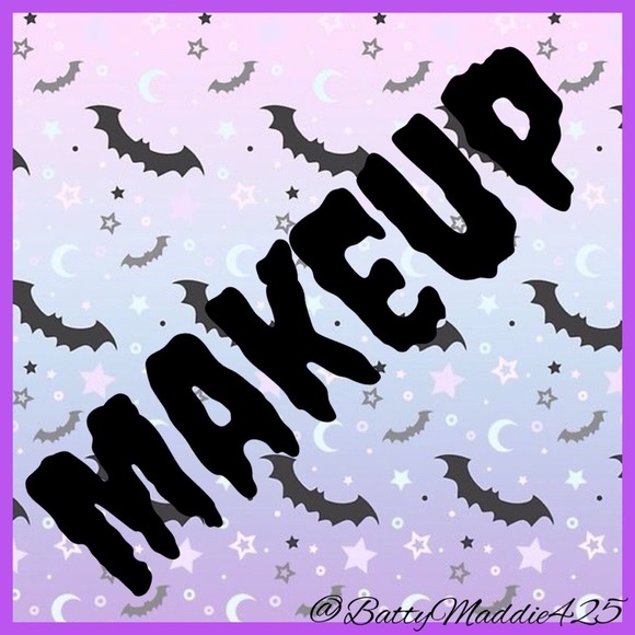 Makeup—> - Picture 1 of 1
